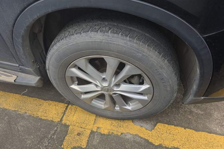 Used Nissan X-Trail 2014 2.0L CVT Comfort Edition 2WD Right Front Wheel Hub
