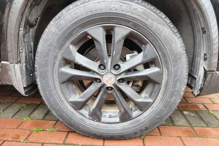 Used Nissan X-Trail 2014 2.0L CVT Comfort Edition 2WD Right Front Wheel Hub