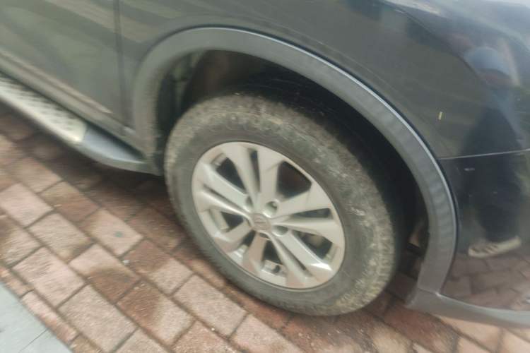 Used Nissan X-Trail 2014 2.0L CVT Comfort Edition 2WD Right Front Wheel Hub