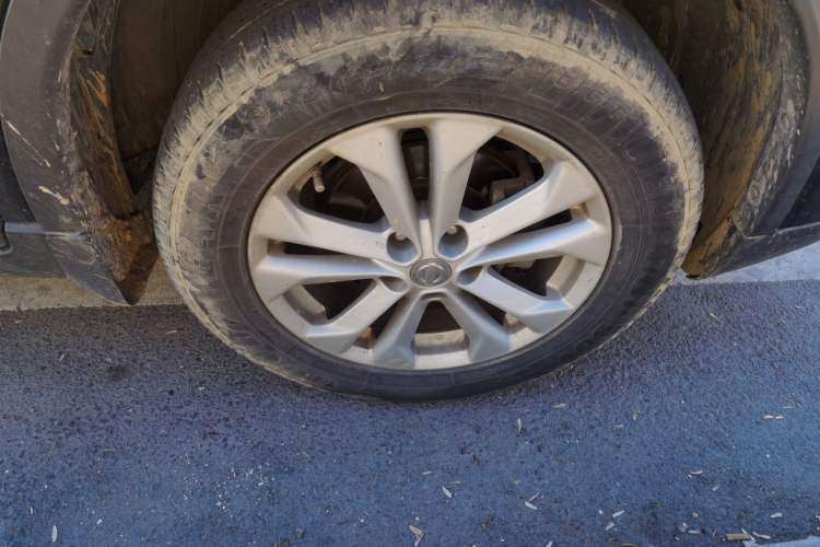 Used Nissan X-Trail 2014 2.0L CVT Comfort Edition 2WD Right Front Wheel Hub