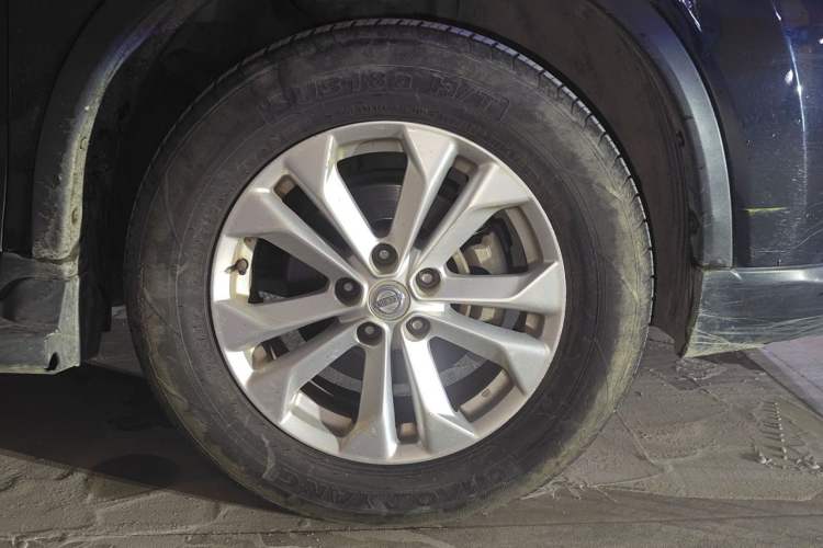 Used Nissan X-Trail 2014 2.0L CVT Comfort Edition 2WD Right Front Wheel Hub