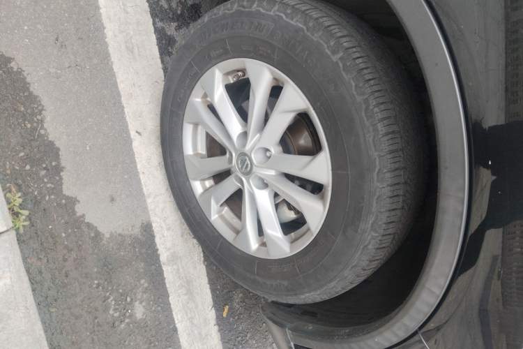 Used Nissan X-Trail 2014 2.0L CVT Comfort Edition 2WD Right Front Wheel Hub