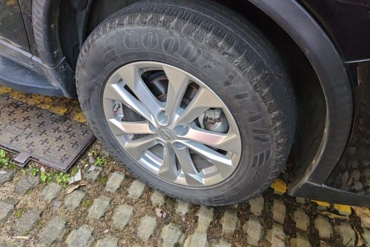 Used Nissan X-Trail 2014 2.0L CVT Comfort Edition 2WD Right Front Wheel Hub