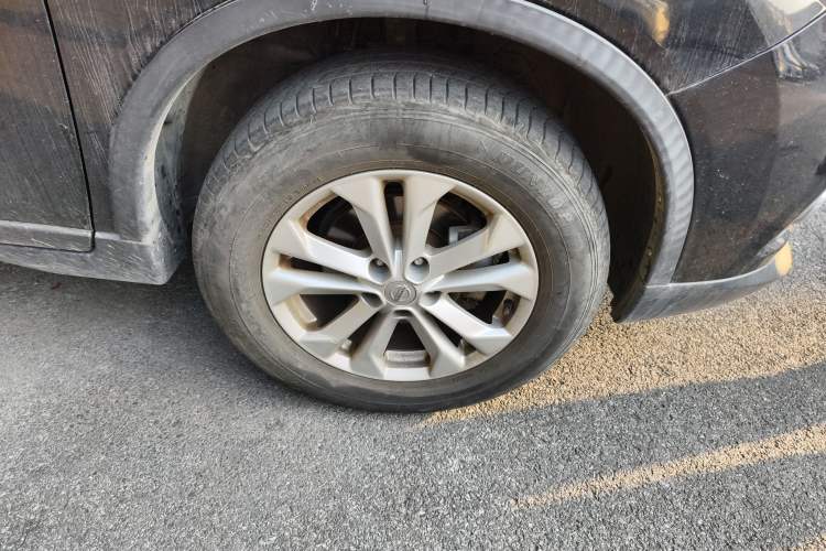 Used Nissan X-Trail 2014 2.0L CVT Comfort Edition 2WD Right Front Wheel Hub