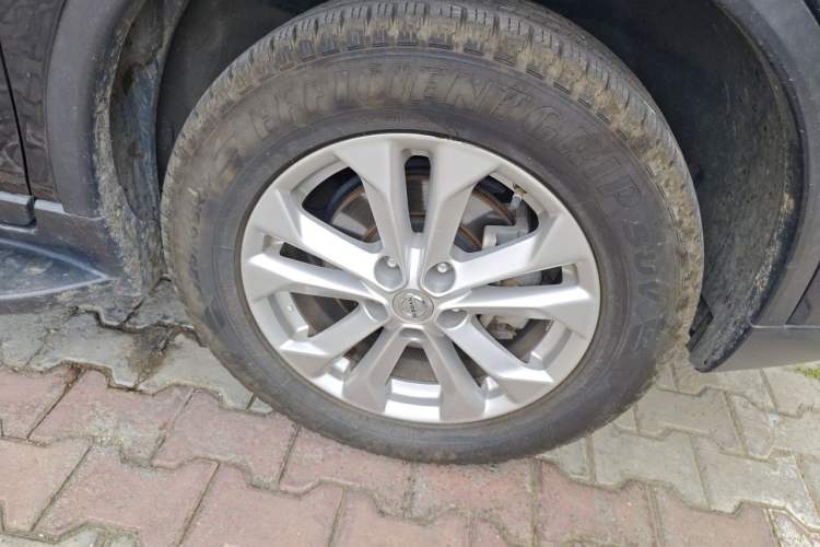 Used Nissan X-Trail 2014 2.0L CVT Smart Edition 2WD Right Front Wheel Hub