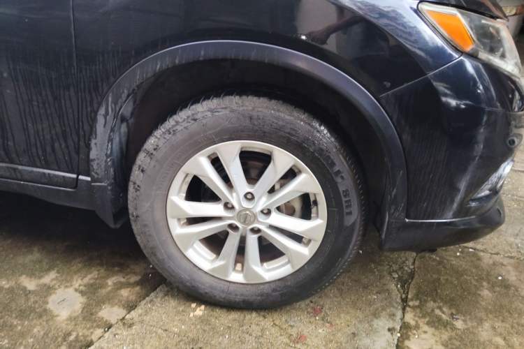Used Nissan X-Trail 2014 2.0L CVT Comfort Edition 2WD Right Front Wheel Hub
