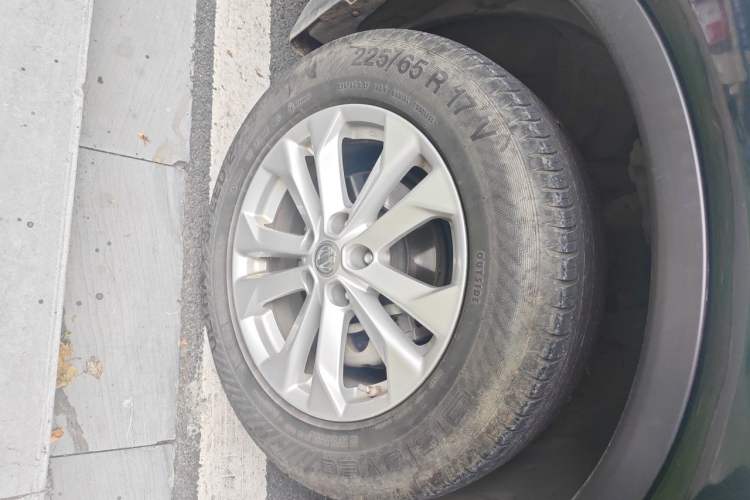 Used Nissan X-Trail 2014 2.5L CVT Luxury Edition 4WD Right Front Wheel Hub