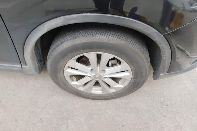 Used Nissan X-Trail 2014 2.0L CVT Comfort Edition 2WD Right Front Wheel Hub