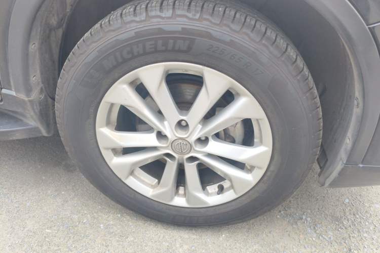 Used Nissan X-Trail 2014 2.0L CVT Comfort Edition 2WD Right Front Wheel Hub