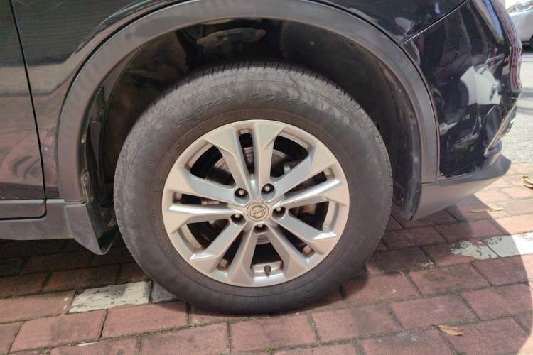 Used Nissan X-Trail 2014 2.0L CVT Comfort Edition 2WD Right Front Wheel Hub