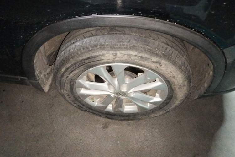 Used Nissan X-Trail 2014 2.0L CVT Comfort Edition 2WD Right Front Wheel Hub