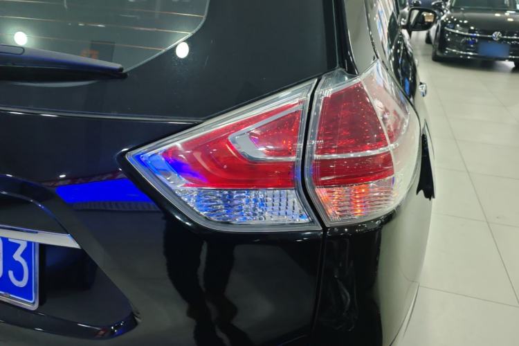 Used Nissan X-Trail 2014 2.5L CVT Leading Edition 4WD Right Rear Taillight