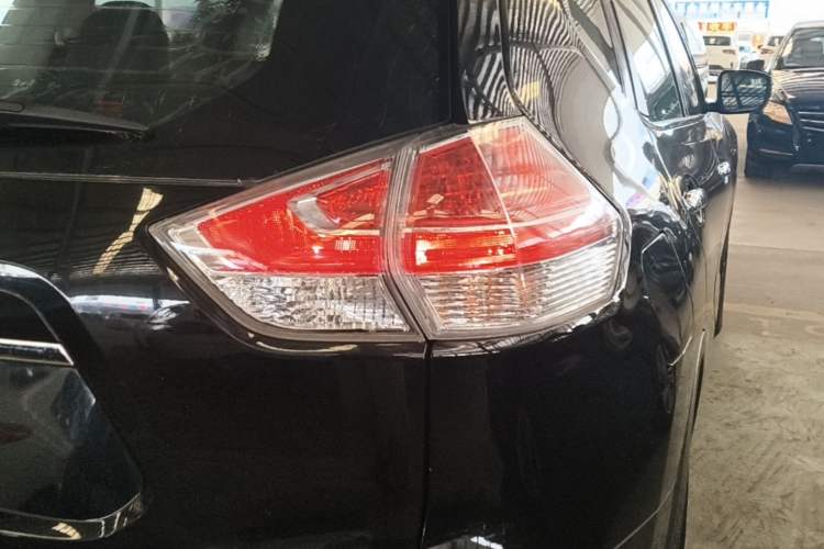 Used Nissan X-Trail 2014 2.0L CVT Comfort Edition 2WD Right Rear Taillight
