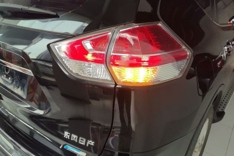 Used Nissan X-Trail 2014 2.0L CVT Comfort Edition 2WD Right Rear Taillight