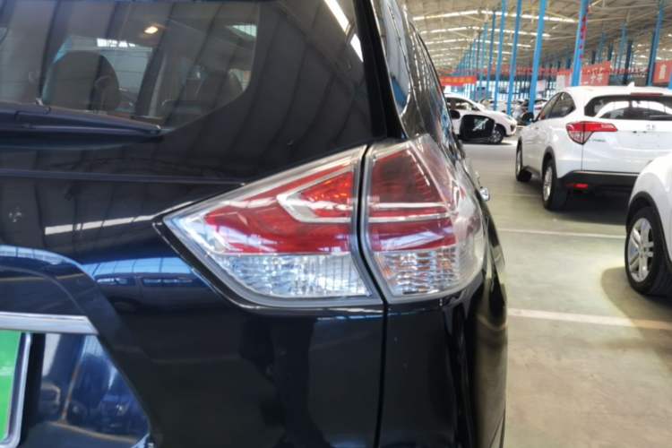 Used Nissan X-Trail 2014 2.0L CVT Comfort Edition 2WD Right Rear Taillight