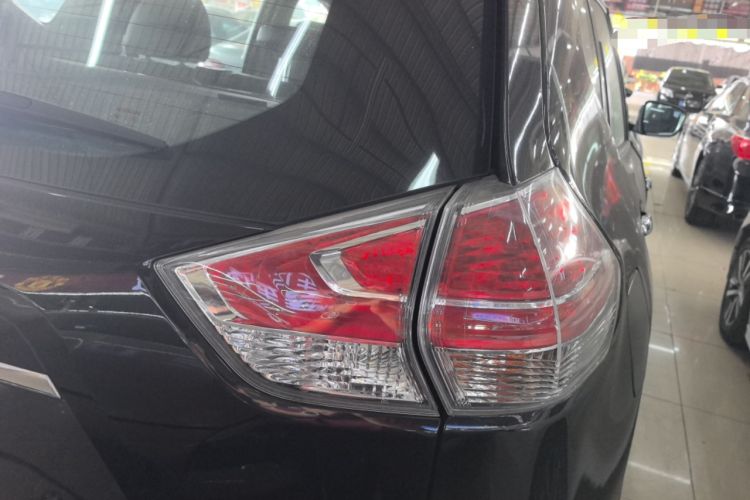 Used Nissan X-Trail 2014 2.5L CVT Leading Edition 4WD Right Rear Taillight