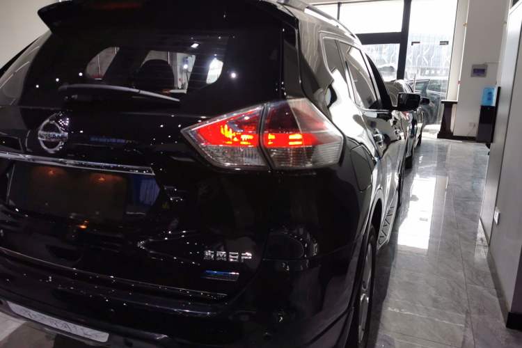 Used Nissan X-Trail 2014 2.0L CVT Smart Edition 2WD Right Rear Taillight