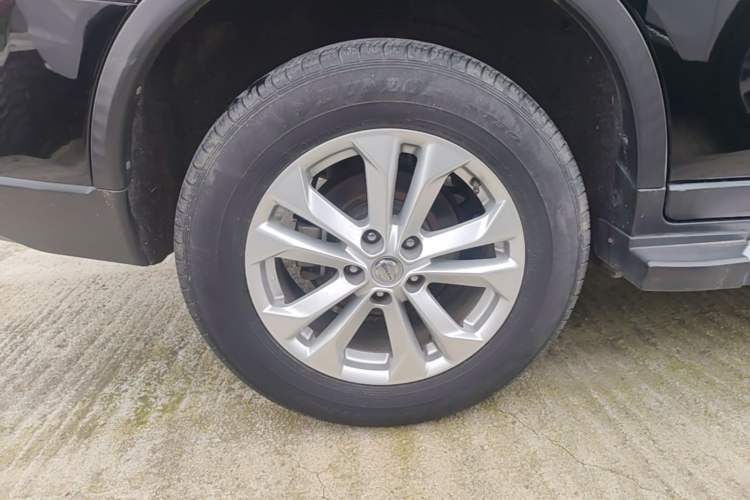 Used Nissan X-Trail 2014 2.0L CVT Comfort Edition 2WD Right Rear Wheel Hub