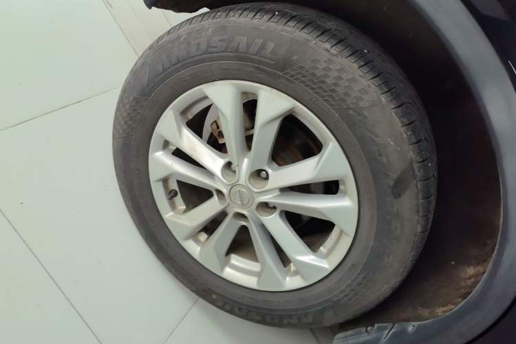 Used Nissan X-Trail 2014 2.0L CVT Comfort Edition 2WD Right Rear Wheel Hub