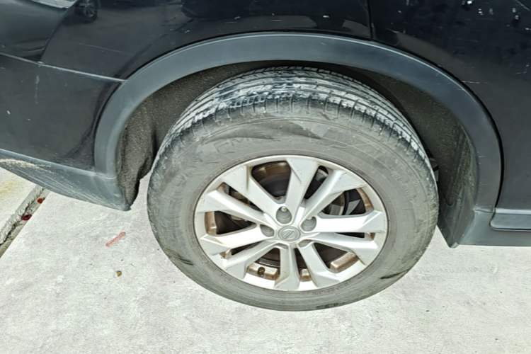 Used Nissan X-Trail 2014 2.5L CVT Luxury Edition 4WD Right Rear Wheel Hub