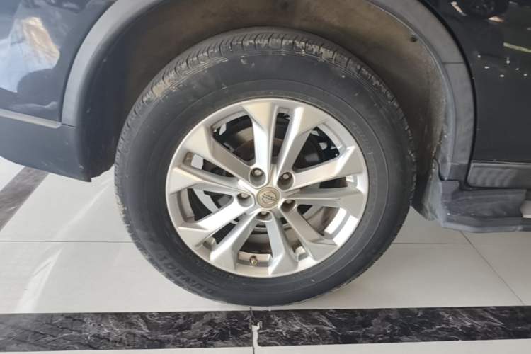 Used Nissan X-Trail 2014 2.0L CVT Comfort Edition 2WD Right Rear Wheel Hub