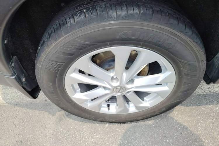 Used Nissan X-Trail 2014 2.0L CVT Comfort Edition 2WD Right Rear Wheel Hub