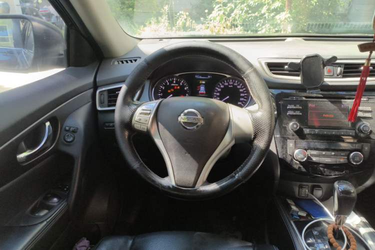 Used Nissan X-Trail 2014 2.0L CVT Comfort Edition 2WD Steering Wheel