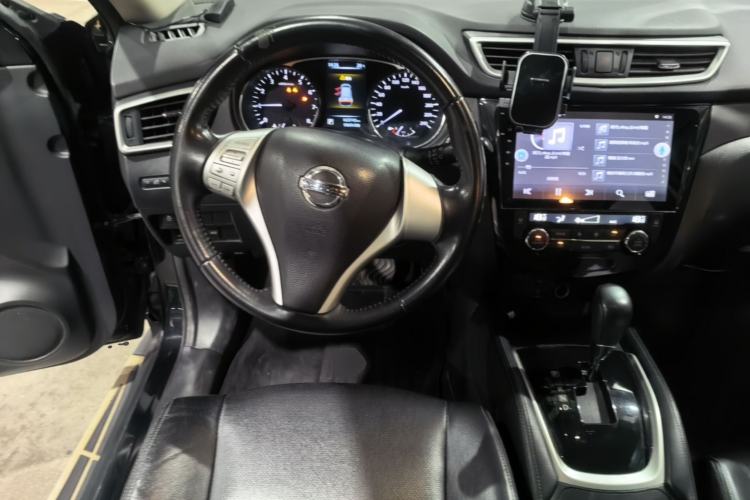 Used Nissan X-Trail 2014 2.0L CVT Comfort Edition 2WD Steering Wheel