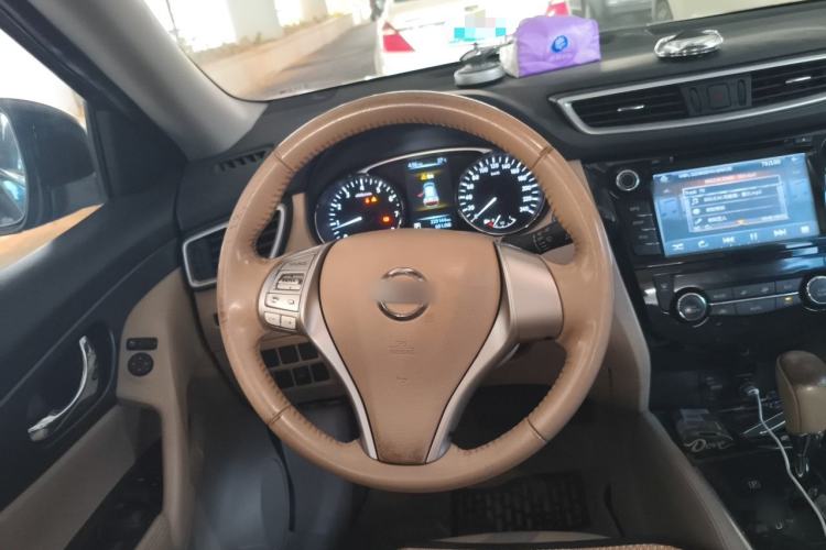 Used Nissan X-Trail 2014 2.0L CVT Comfort Edition 2WD Steering Wheel