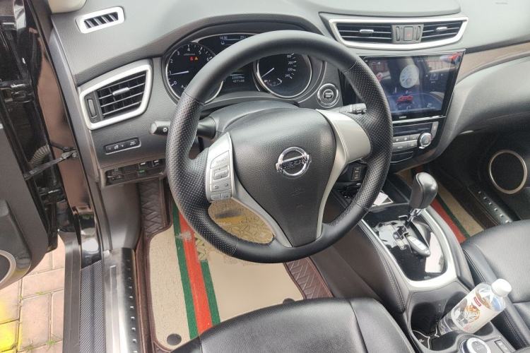 Used Nissan X-Trail 2014 2.5L CVT Luxury Edition 4WD Steering Wheel