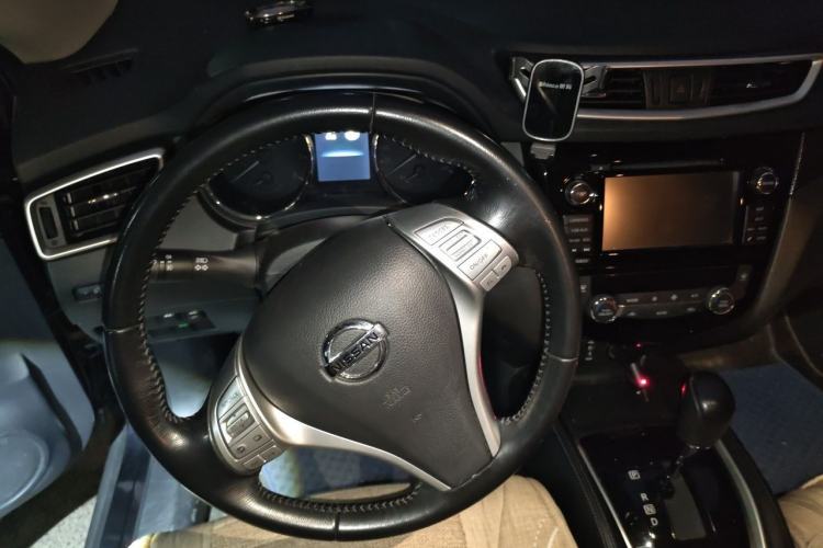 Used Nissan X-Trail 2014 2.5L CVT Luxury Edition 4WD Steering Wheel