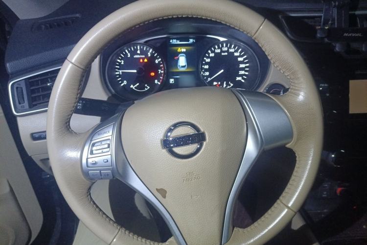 Used Nissan X-Trail 2014 2.0L CVT Comfort Edition 2WD Steering Wheel