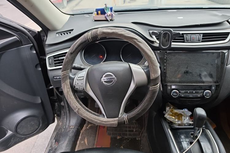 Used Nissan X-Trail 2014 2.0L CVT Comfort Edition 2WD Steering Wheel