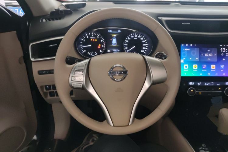 Used Nissan X-Trail 2014 2.0L CVT Comfort Edition 2WD Steering Wheel