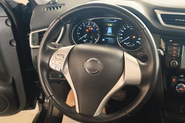 Used Nissan X-Trail 2014 2.0L CVT Comfort Edition 2WD Steering Wheel
