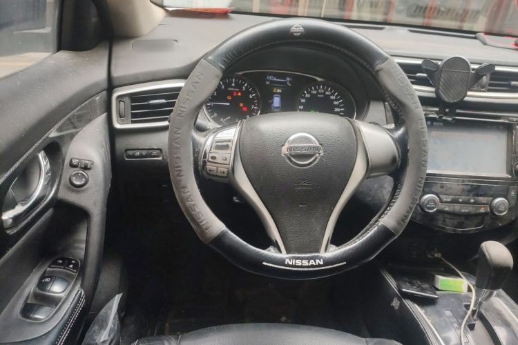 Used Nissan X-Trail 2014 2.5L CVT Luxury Edition 4WD Steering Wheel