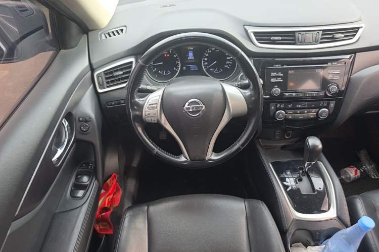 Used Nissan X-Trail 2014 2.0L CVT Comfort Edition 2WD Steering Wheel