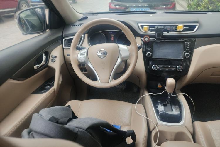 Used Nissan X-Trail 2014 2.0L CVT Comfort Edition 2WD Steering Wheel