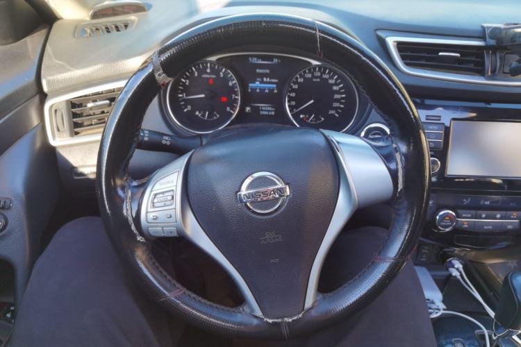 Used Nissan X-Trail 2014 2.0L CVT Comfort Edition 2WD Steering Wheel