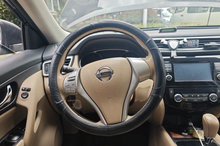 Used Nissan X-Trail 2014 2.0L CVT Comfort Edition 2WD Steering Wheel