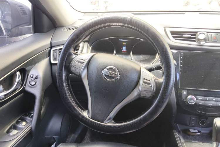 Used Nissan X-Trail 2014 2.5L CVT Leading Edition 4WD Steering Wheel