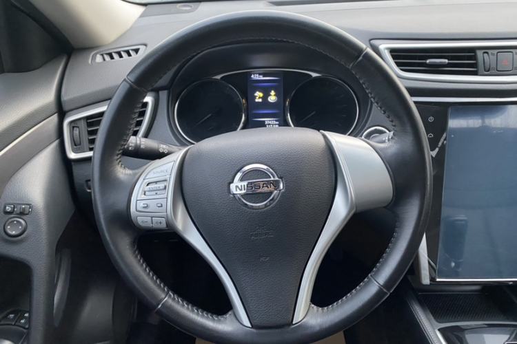 Used Nissan X-Trail 2014 2.0L CVT Comfort Edition 2WD Steering Wheel