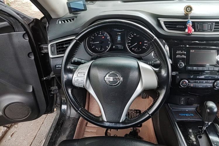 Used Nissan X-Trail 2014 2.0L CVT Comfort Edition 2WD Steering Wheel