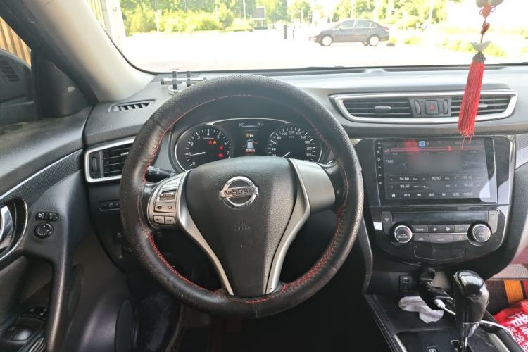 Used Nissan X-Trail 2014 2.5L CVT Luxury Edition 4WD Steering Wheel