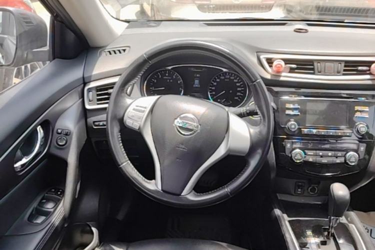 Used Nissan X-Trail 2014 2.0L CVT Comfort Edition 2WD Steering Wheel