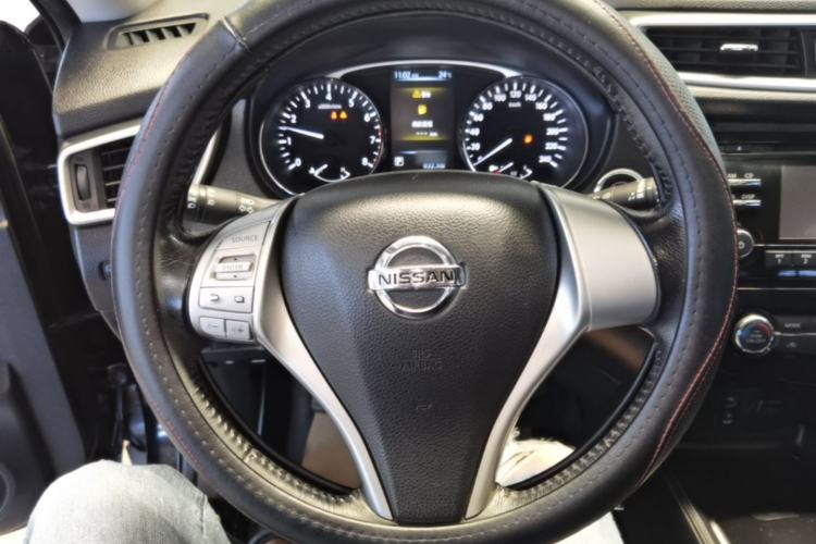Used Nissan X-Trail 2014 2.0L CVT Comfort Edition 2WD Steering Wheel