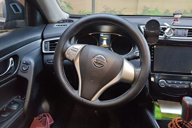 Used Nissan X-Trail 2014 2.0L CVT Comfort Edition 2WD Steering Wheel