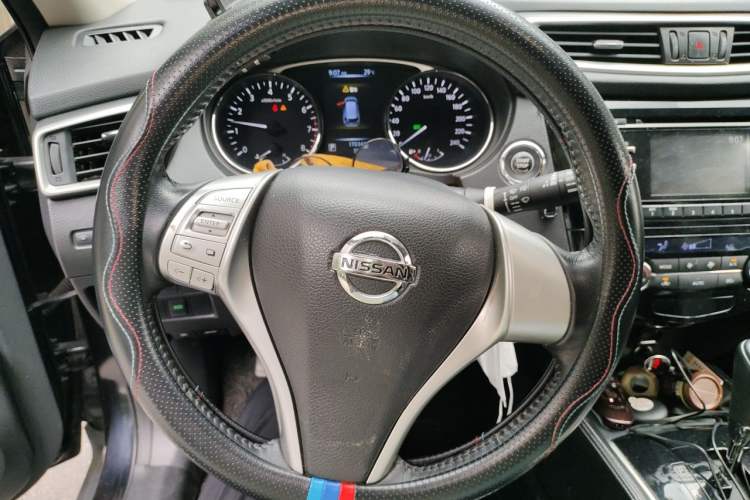 Used Nissan X-Trail 2014 2.5L CVT Leading Edition 4WD Steering Wheel