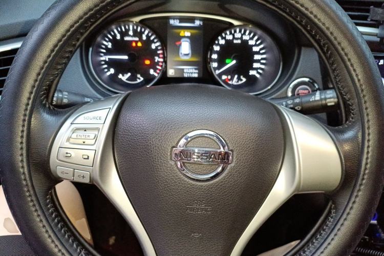 Used Nissan X-Trail 2014 2.0L CVT Comfort Edition 2WD Steering Wheel