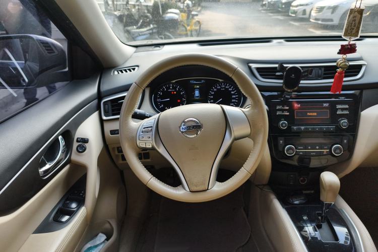 Used Nissan X-Trail 2014 2.0L CVT Comfort Edition 2WD Steering Wheel